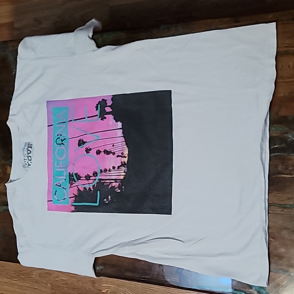 California Love White Tee Shirt Size Large
